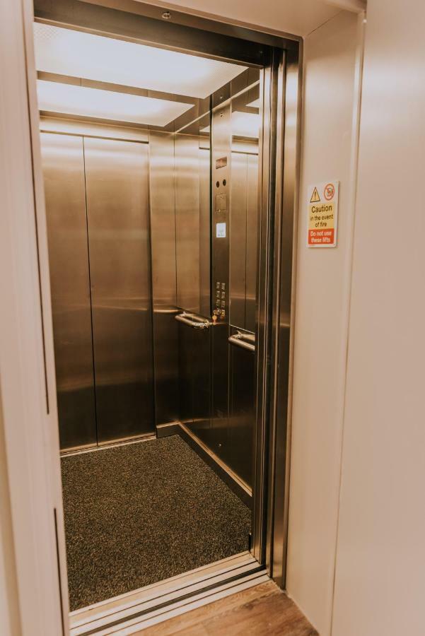 Cavendish House With Secure, Allocated Parking, 2 Mins Walk From Windsor Castle Exteriör bild