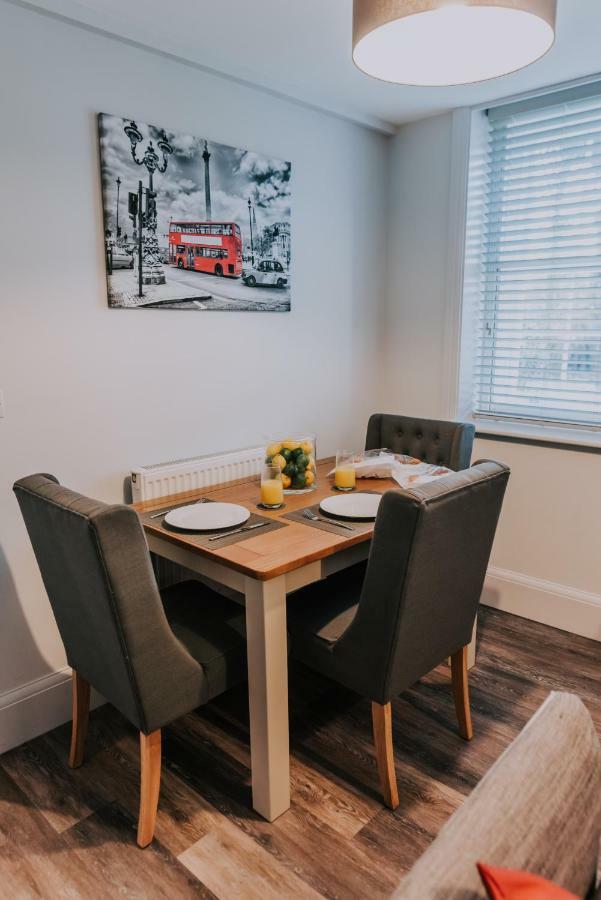 Cavendish House With Secure, Allocated Parking, 2 Mins Walk From Windsor Castle Rum bild